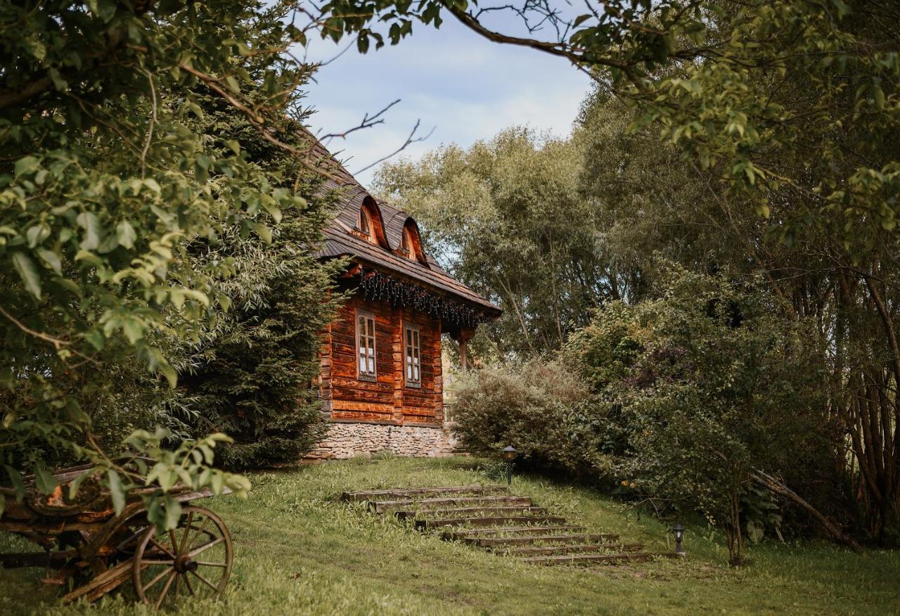 Przystanek Ropienka Lesniczowkaヴィラ エクステリア 写真